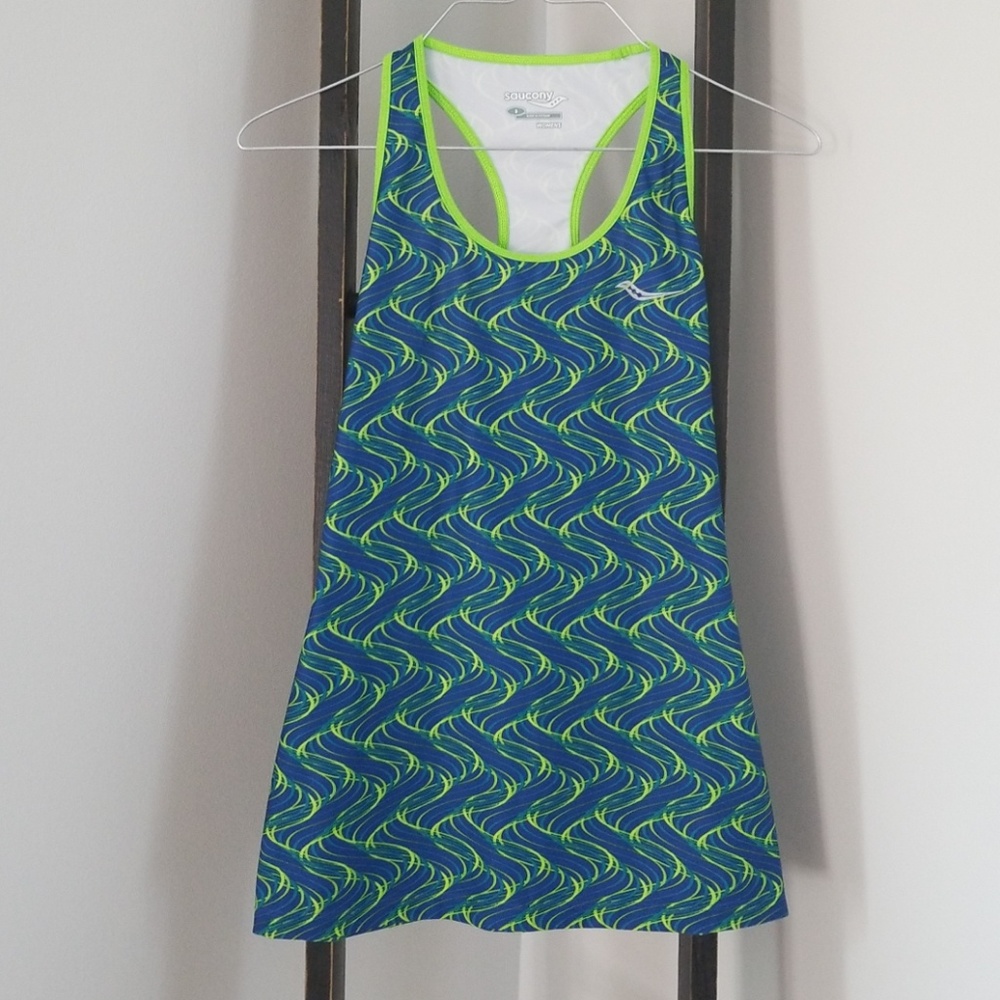 Saucony tank size small